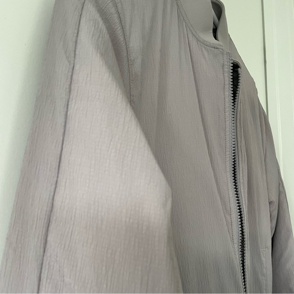 Lululemon reversible bomber jacket in lavender - Picture 10 of 14